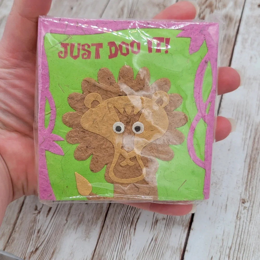 NEW Lion - Just DOO It! Elephant Poop Eco-friendly Scratch Pads Fun Gag Gift